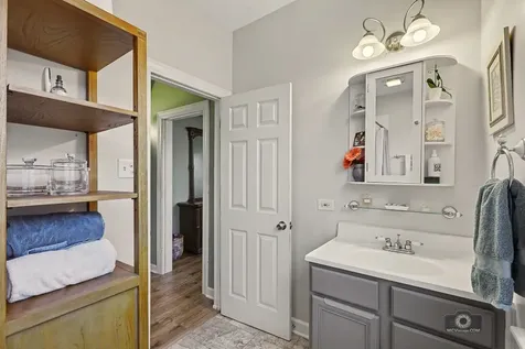 4704 North Sawyer Avenue Chicago IL 60625