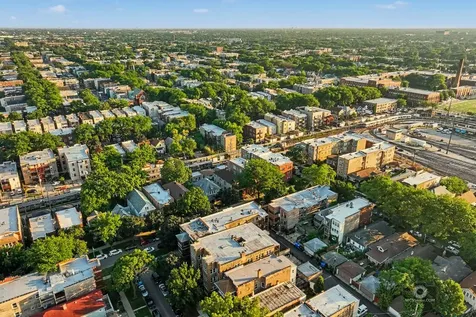 4704 North Sawyer Avenue Chicago IL 60625