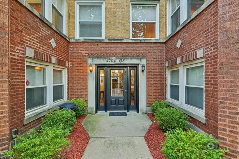 4704 North Sawyer Avenue Chicago IL 60625
