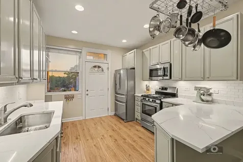 4704 North Sawyer Avenue Chicago IL 60625