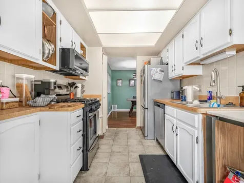 4530 West 93rd Street Oak Lawn IL 60453