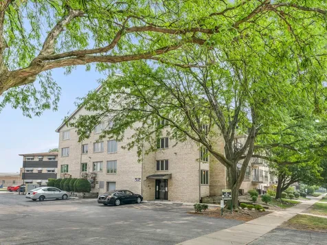 4530 West 93rd Street Oak Lawn IL 60453