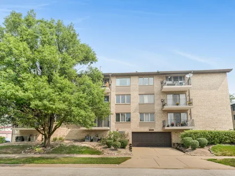 4530 West 93rd Street Oak Lawn IL 60453