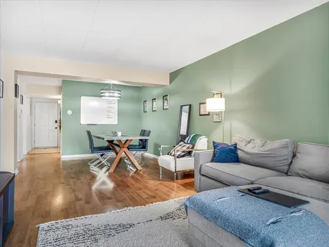 4530 West 93rd Street Oak Lawn IL 60453