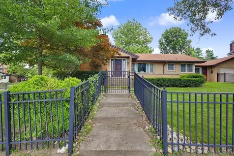 305 Colton Avenue Bloomington IL 61701