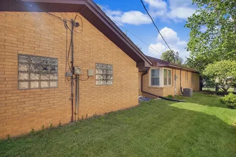 305 Colton Avenue Bloomington IL 61701