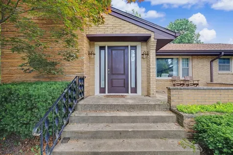305 Colton Avenue Bloomington IL 61701