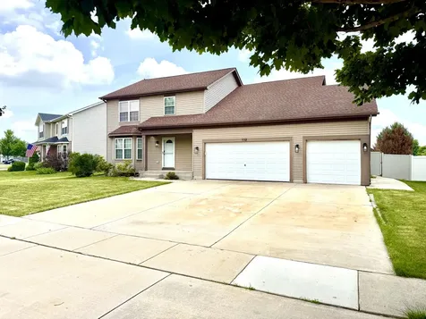 732 Oakwood Street Minooka IL 60447