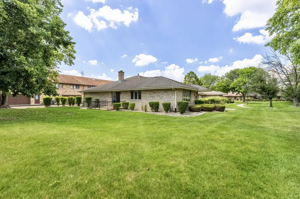 18201 Lynn Drive Orland Park IL 60467
