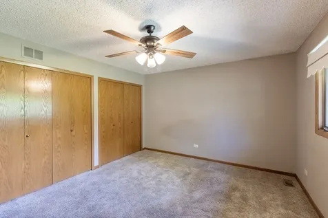 18201 Lynn Drive Orland Park IL 60467