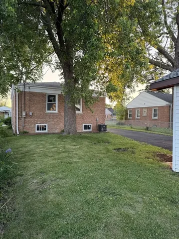 549 48TH Avenue Bellwood IL 60104