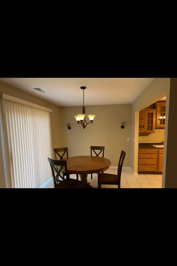 1544 Williamsburg Drive Schaumburg IL 60193