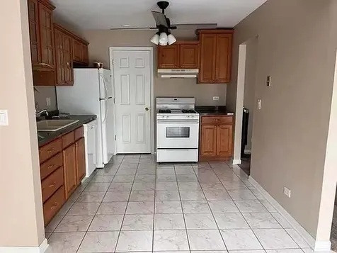1544 Williamsburg Drive Schaumburg IL 60193