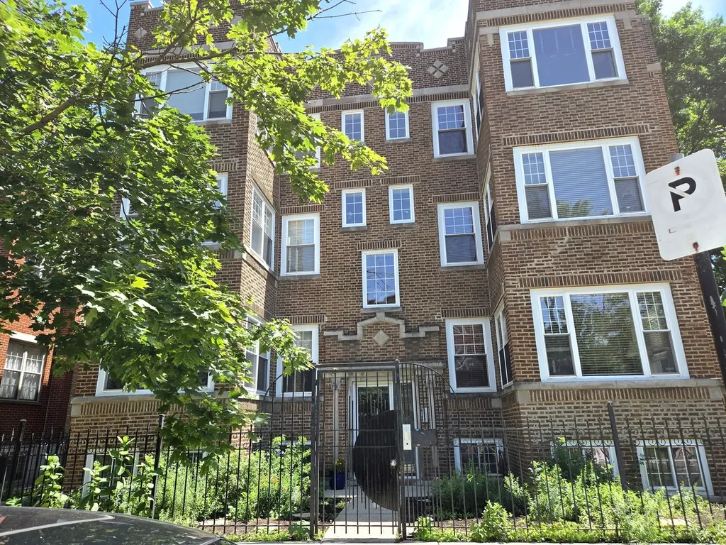 6501 North Bosworth Avenue Chicago IL 60626