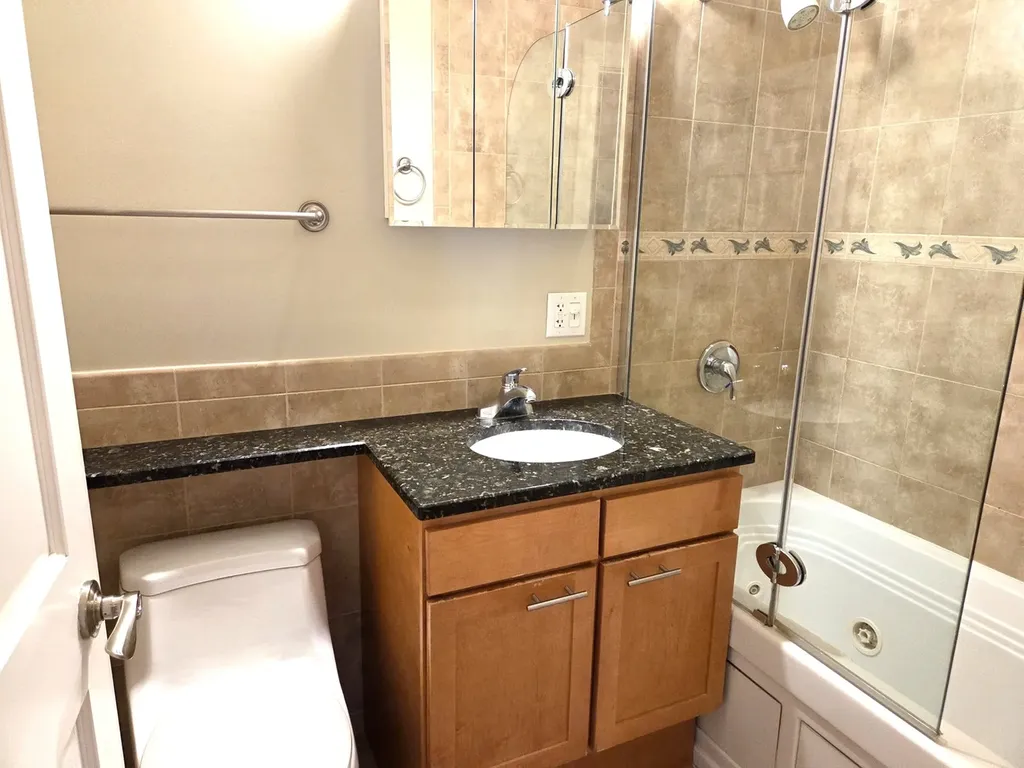 6501 North Bosworth Avenue Chicago IL 60626