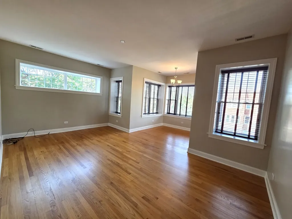 6501 North Bosworth Avenue Chicago IL 60626