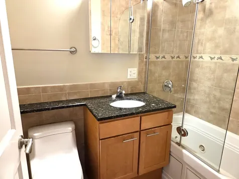 6501 North Bosworth Avenue Chicago IL 60626