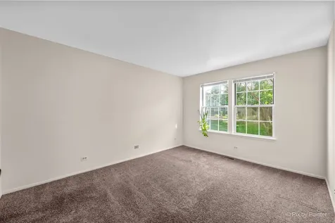 2147 Stirling Court Hanover Park IL 60133