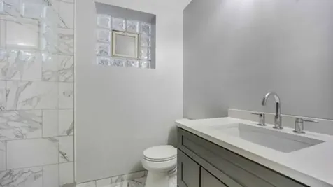 2033 West Huron Street Chicago IL 60612