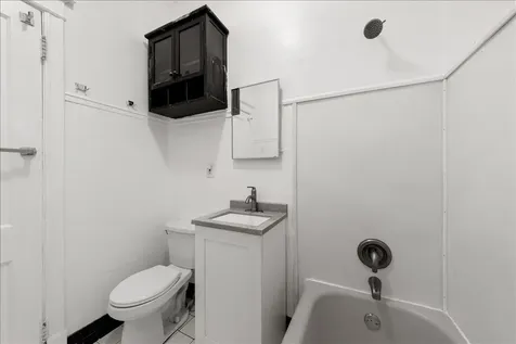 1353 West Catalpa Avenue Chicago IL 60640