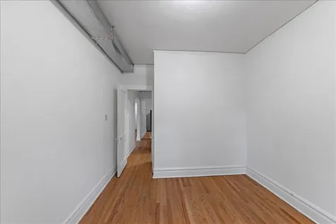 1353 West Catalpa Avenue Chicago IL 60640