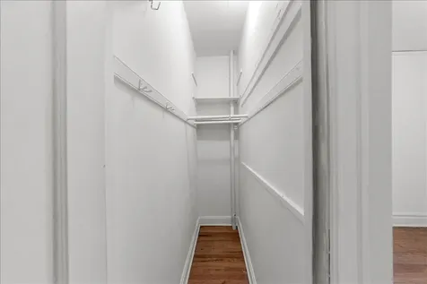 1353 West Catalpa Avenue Chicago IL 60640