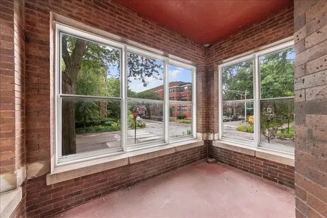 1353 West Catalpa Avenue Chicago IL 60640