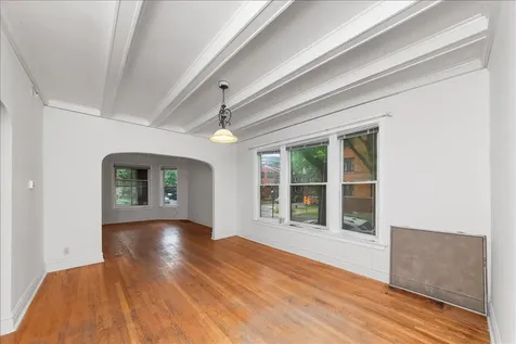 1353 West Catalpa Avenue Chicago IL 60640