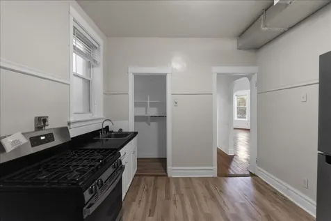 1353 West Catalpa Avenue Chicago IL 60640