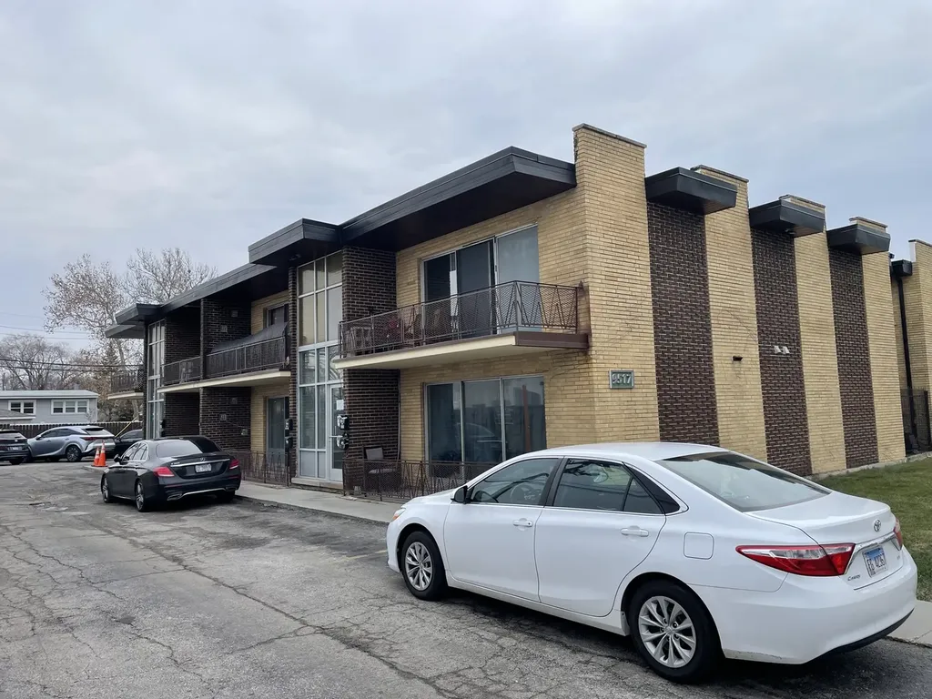 9517 Mansfield Avenue Oak Lawn IL 60453