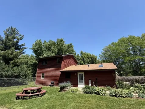 737 A Searls Road Amboy IL 61310