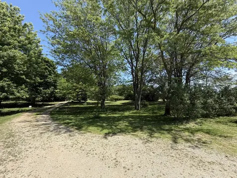 737 A Searls Road Amboy IL 61310
