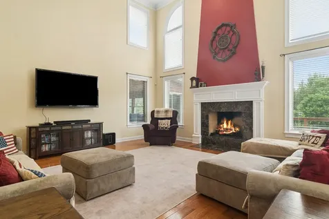 8 Rose Lane Hawthorn Woods IL 60047