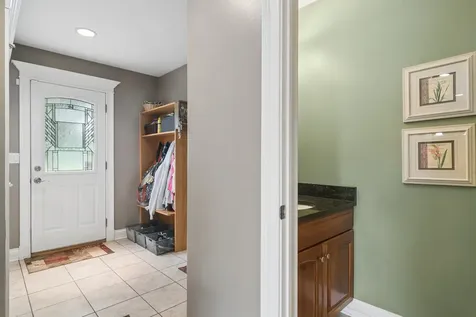 8 Rose Lane Hawthorn Woods IL 60047
