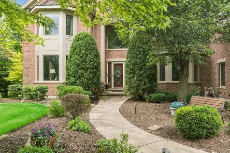 8 Rose Lane Hawthorn Woods IL 60047