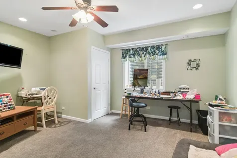 8 Rose Lane Hawthorn Woods IL 60047