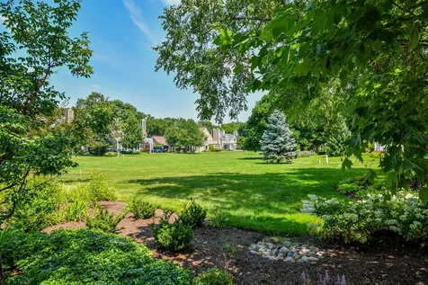64 Whittington Course St. Charles IL 60174