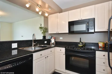 1640 Maple Avenue Evanston IL 60201