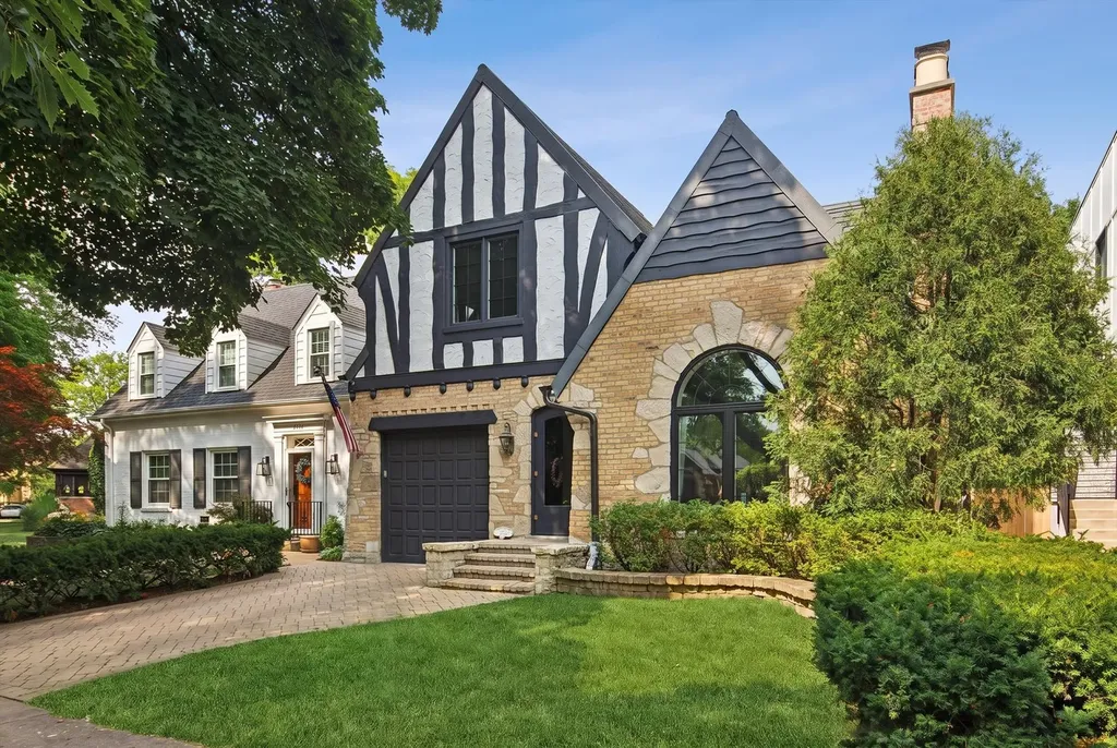 5940 North Knox Avenue Chicago IL 60646