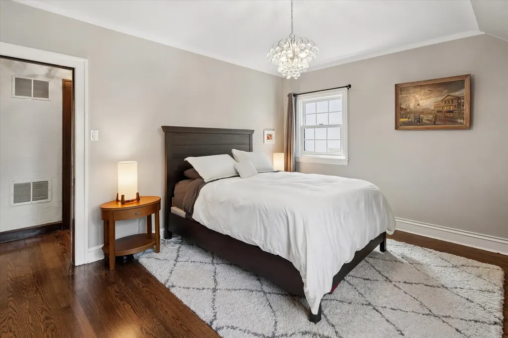 5940 North Knox Avenue Chicago IL 60646