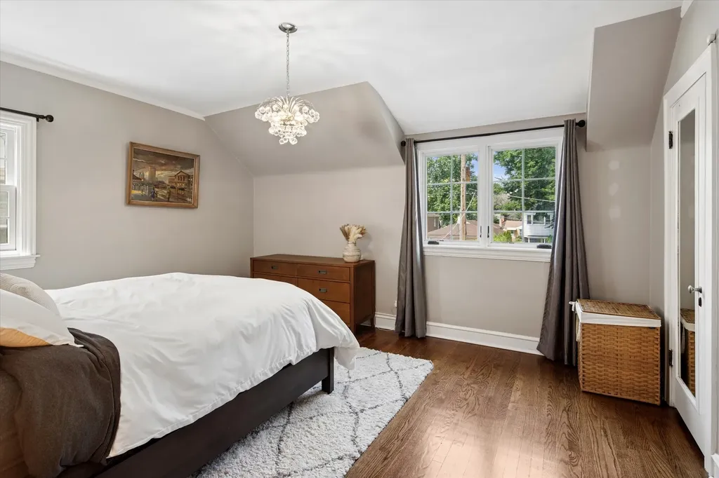 5940 North Knox Avenue Chicago IL 60646