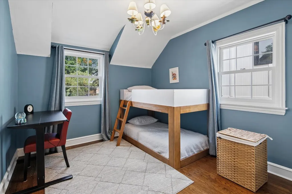 5940 North Knox Avenue Chicago IL 60646
