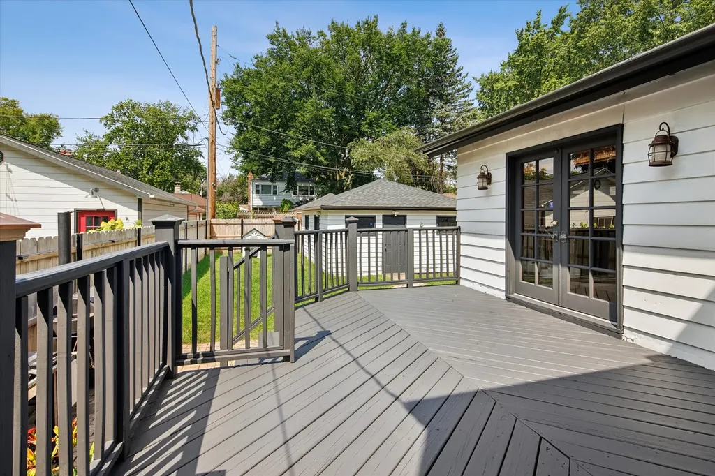 5940 North Knox Avenue Chicago IL 60646