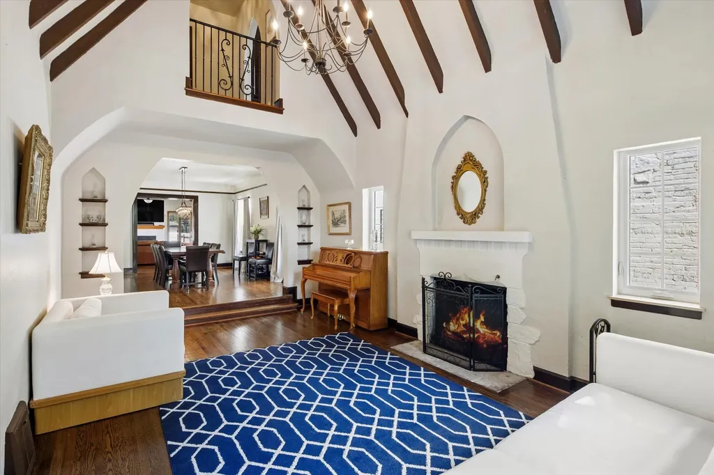 5940 North Knox Avenue Chicago IL 60646