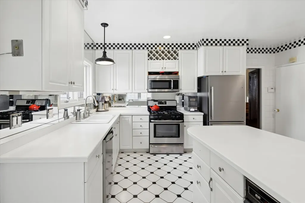 5940 North Knox Avenue Chicago IL 60646