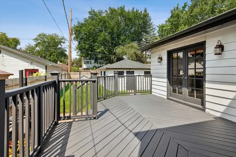 5940 North Knox Avenue Chicago IL 60646