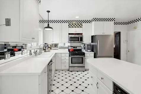 5940 North Knox Avenue Chicago IL 60646