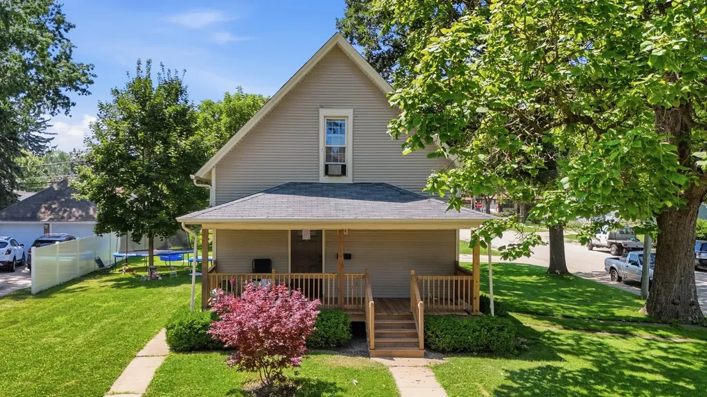 344 North Worth Avenue Elgin IL 60123