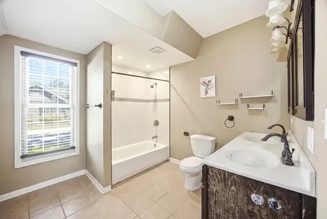 344 North Worth Avenue Elgin IL 60123