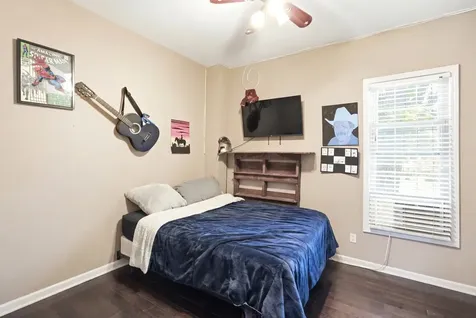 344 North Worth Avenue Elgin IL 60123